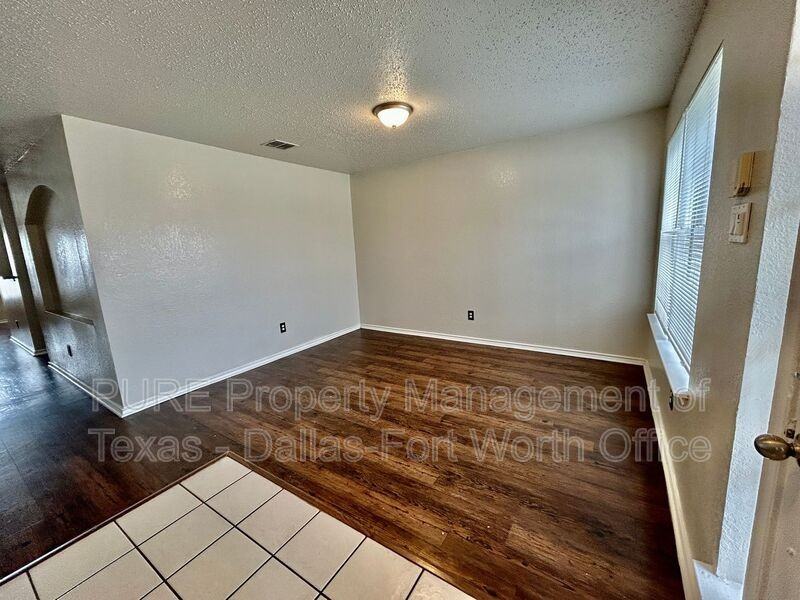 2303 Bantry Ln - Photo 6 of 28