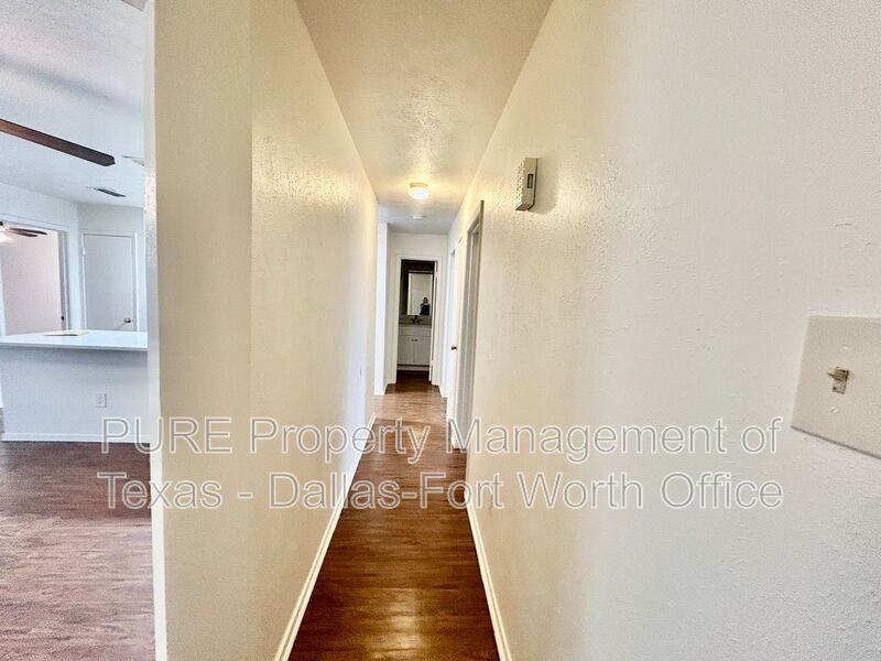 1410 Birmingham Dr - Photo 5 of 31