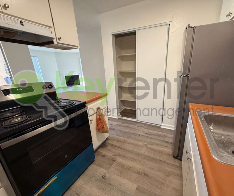 2515 H St #2 - Photo 7 of 18