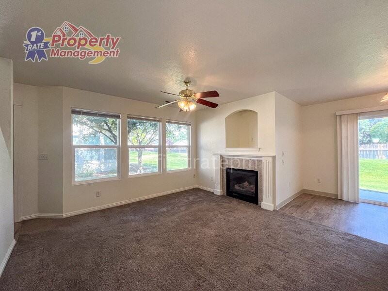 5940 W Port Ln #101 - Photo 3 of 39