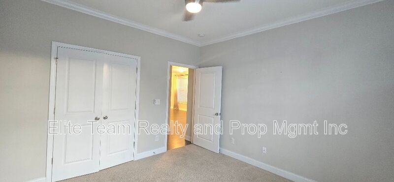 990 Pennington Dr - Photo 3 of 25