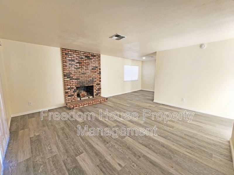 1930 Kearney St - Photo 6 of 42