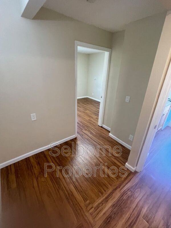 524 41st St #C - Photo 5 of 13