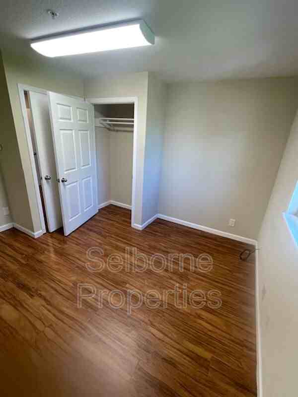 524 41st St #C - Photo 6 of 13