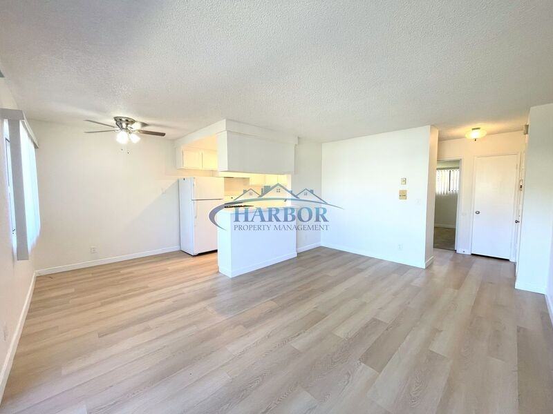 949 W 26th St #102 - Photo 3 of 11