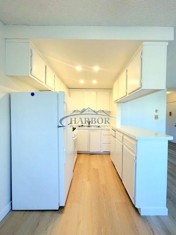 949 W 26th St #102 - Photo 5 of 11