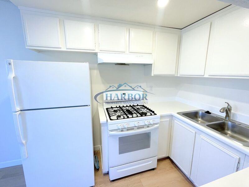 949 W 26th St #102 - Photo 6 of 11