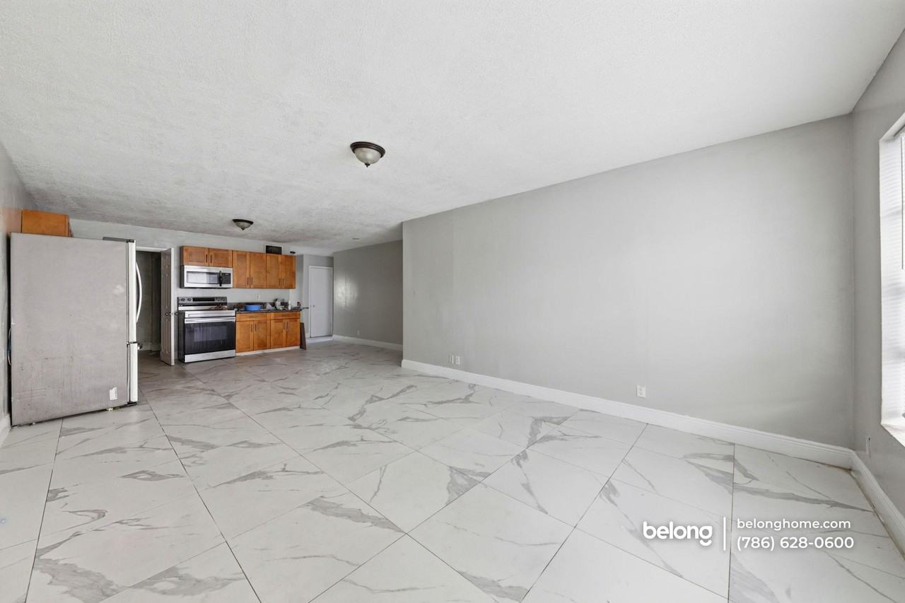 5700 Northwest 28th Street - Photo 5 of 23