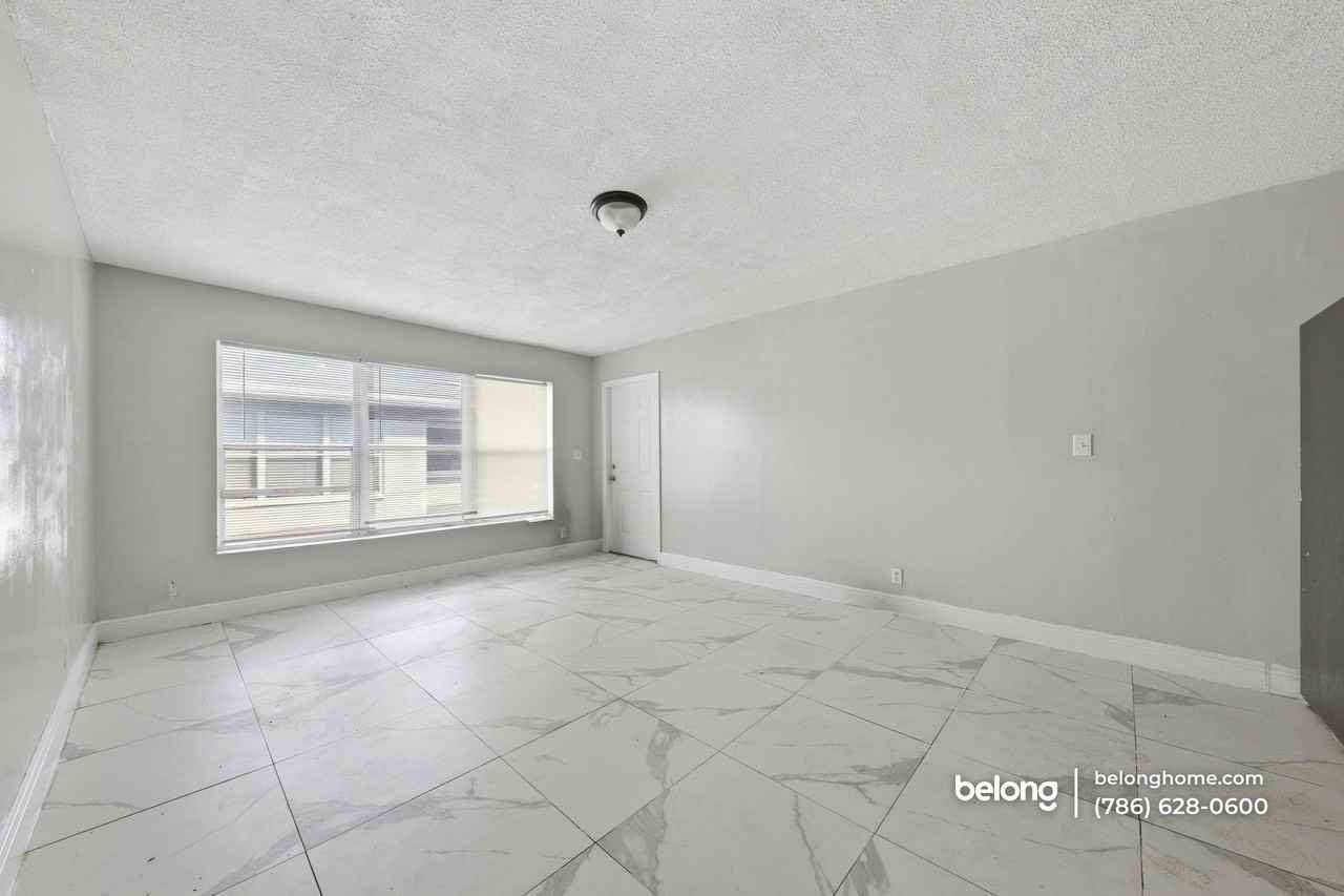 5700 Northwest 28th Street - Photo 6 of 23