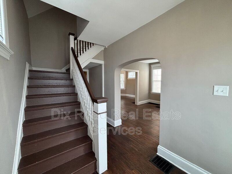 5310 Carthage Ave - Photo 4 of 22