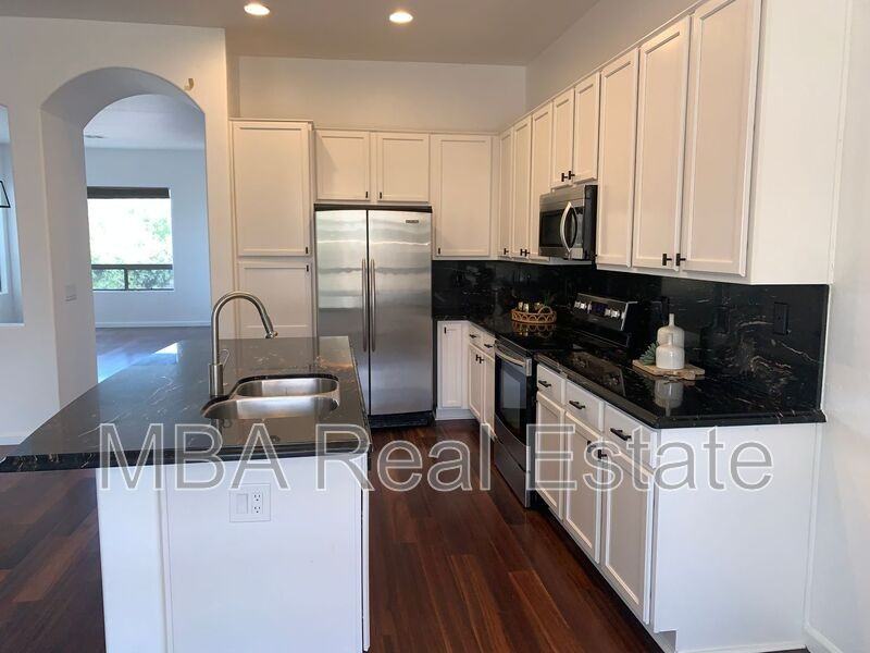 16824 N 63rd St - Photo 7 of 27