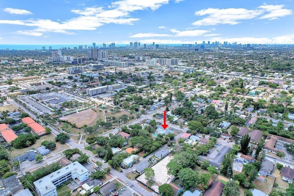 2415 Pierce St - Photo 7 of 50