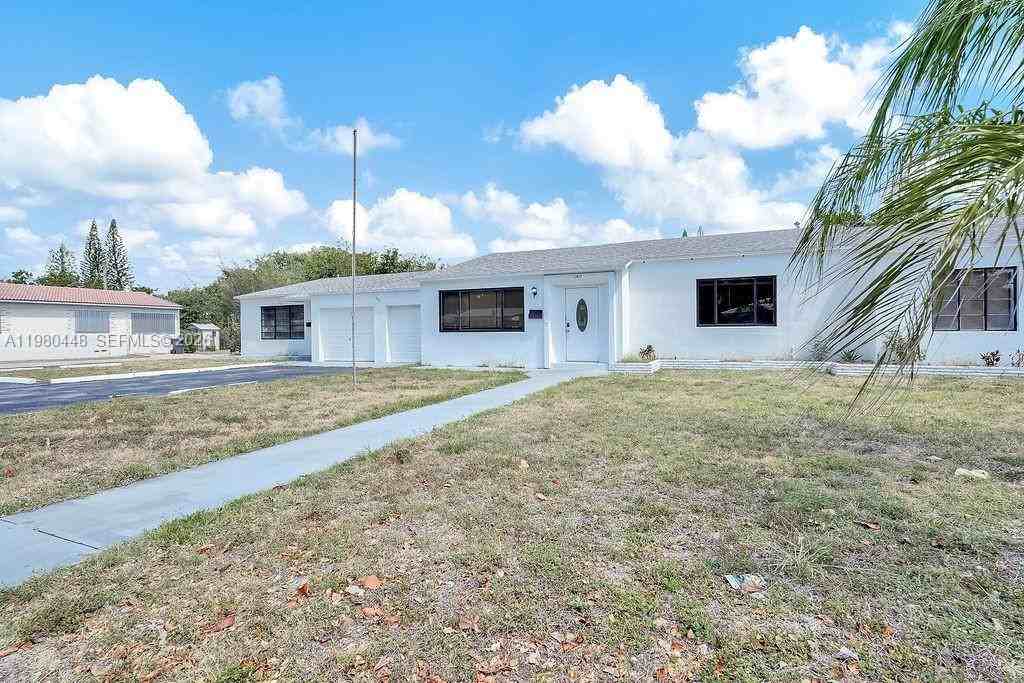 2417 Pierce St - Photo 4 of 50