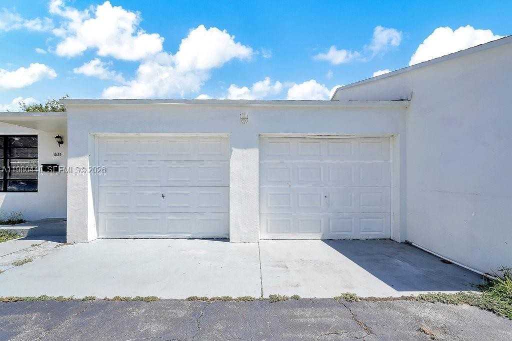 2417 Pierce St - Photo 7 of 50