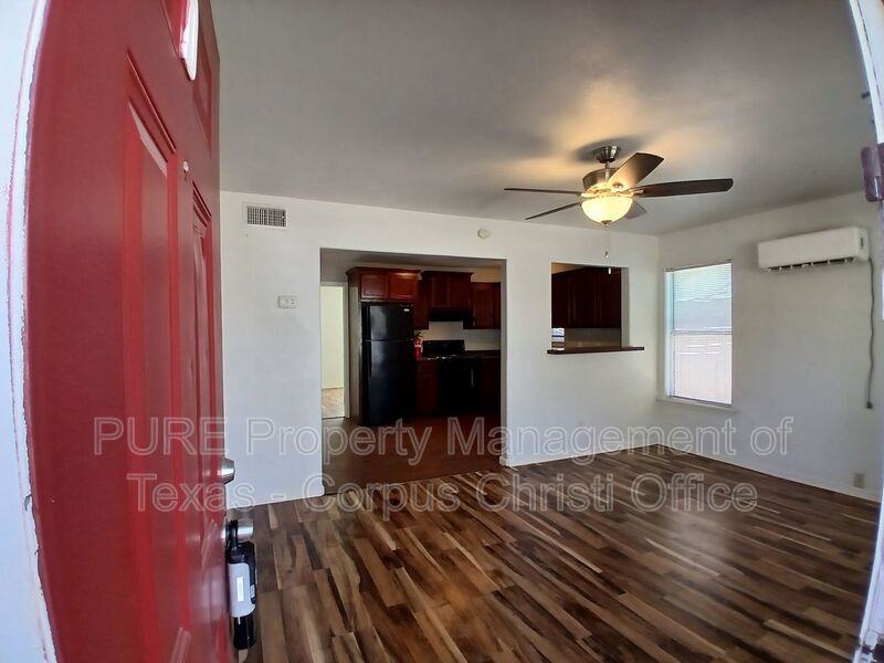 901 Furman Ave #D - Photo 3 of 24