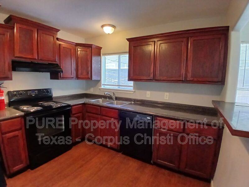 901 Furman Ave #D - Photo 7 of 24