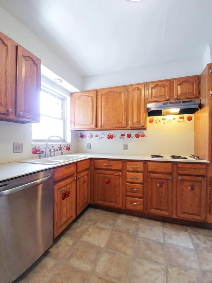 414 Truman St Ne - Photo 6 of 22