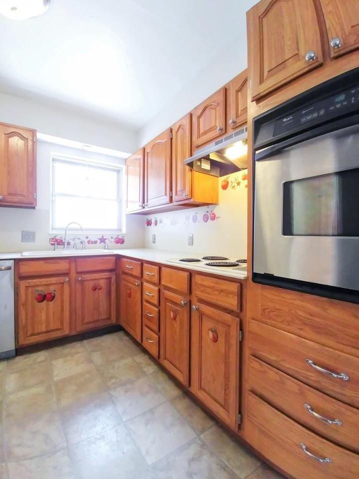 414 Truman St Ne - Photo 7 of 22