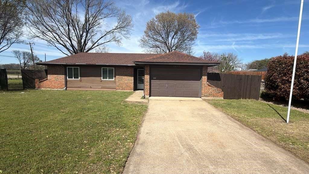 5415 Queens Ct - Photo 2 of 14