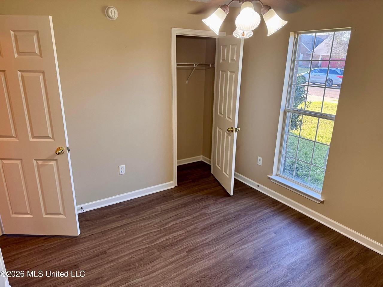 1664 Madison Cv W - Photo 6 of 12