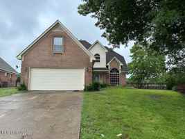 featured image of 3189 Stonehenge Dr