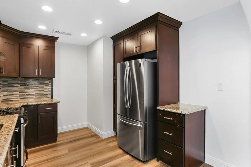 420 N Batavia St - Photo 2 of 14