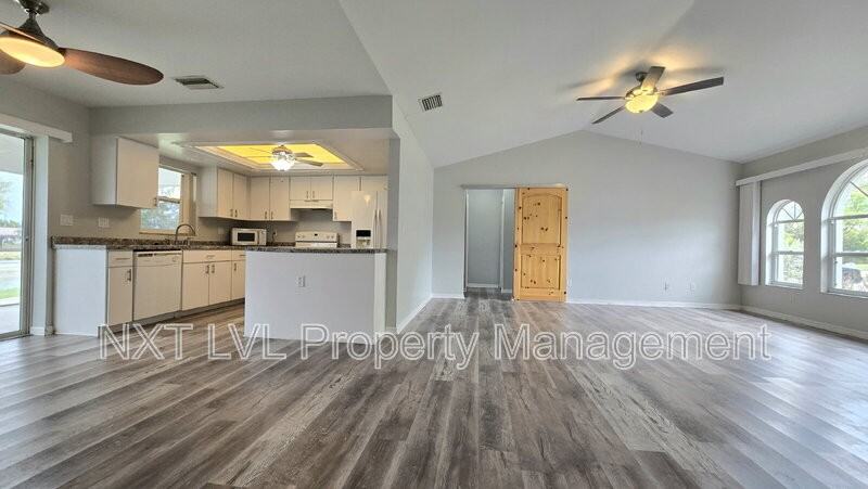 1811 Ne 2nd St - Photo 4 of 18