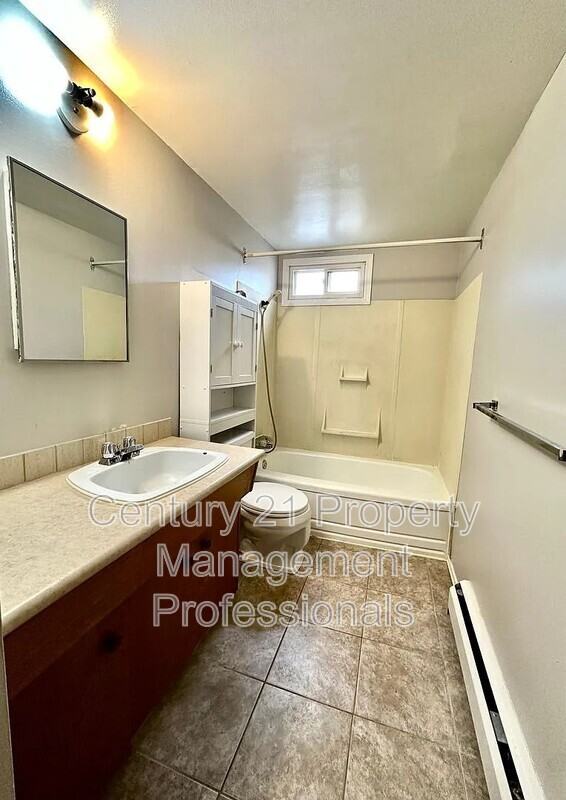 11832-105 Street Nw #302 - Photo 3 of 4