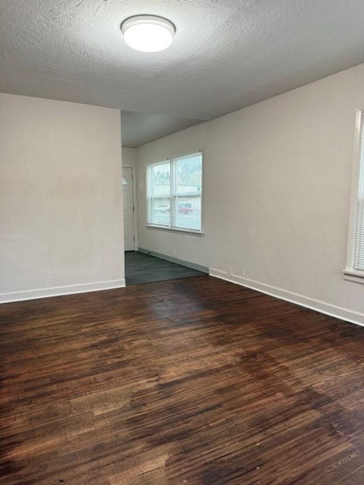 467-8th Street NW - Photo 2 of 31