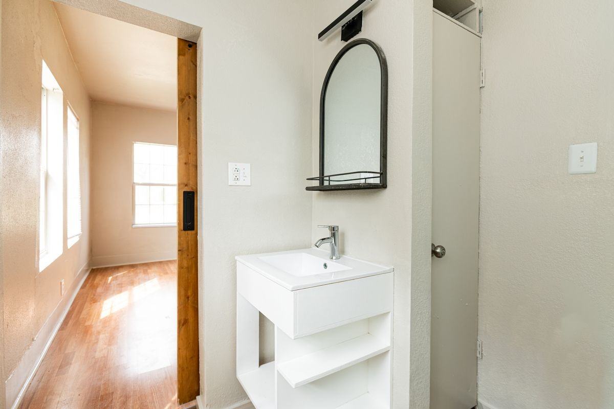 905 N 9th St - Photo 4 of 14