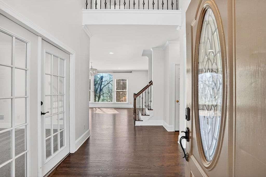 1200 Cresthaven Ln - Photo 4 of 50