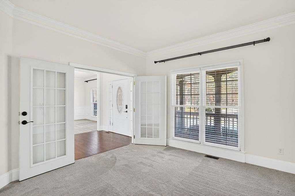 1200 Cresthaven Ln - Photo 7 of 50