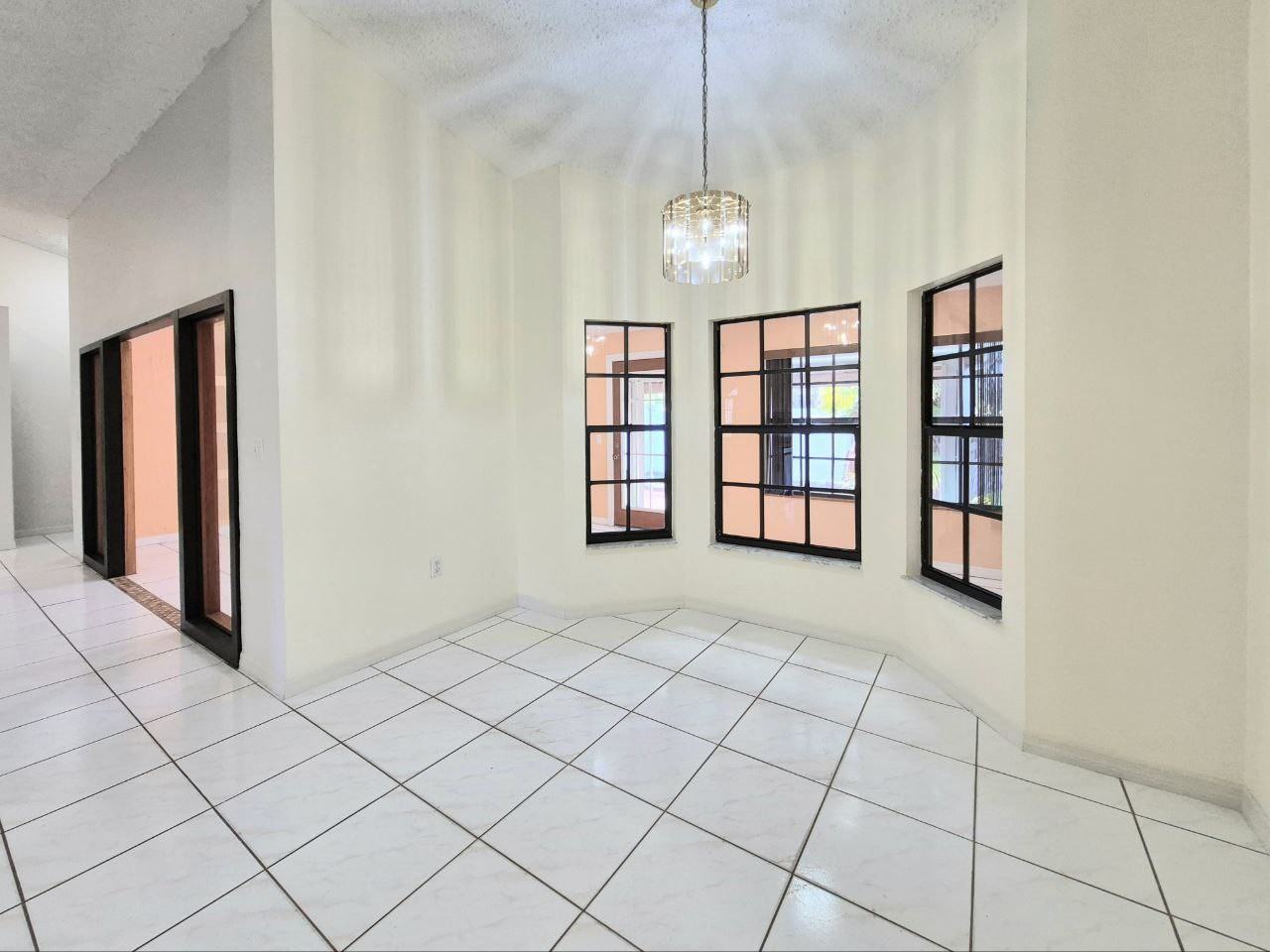 3103 Cocos Rd - Photo 7 of 50