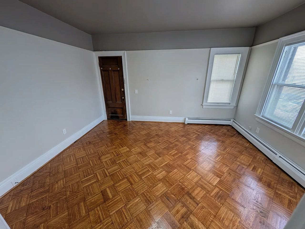 485 University Ave - Photo 3 of 26