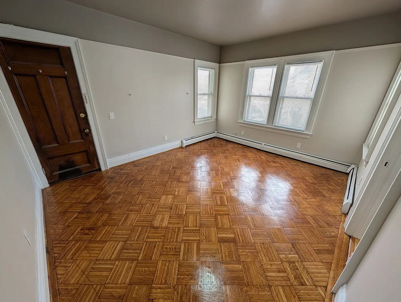 485 University Ave - Photo 5 of 26