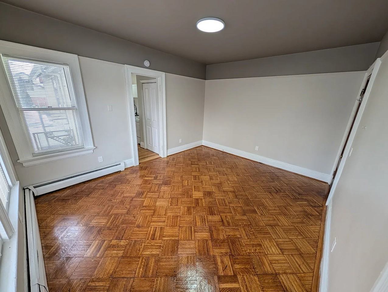 485 University Ave - Photo 7 of 26