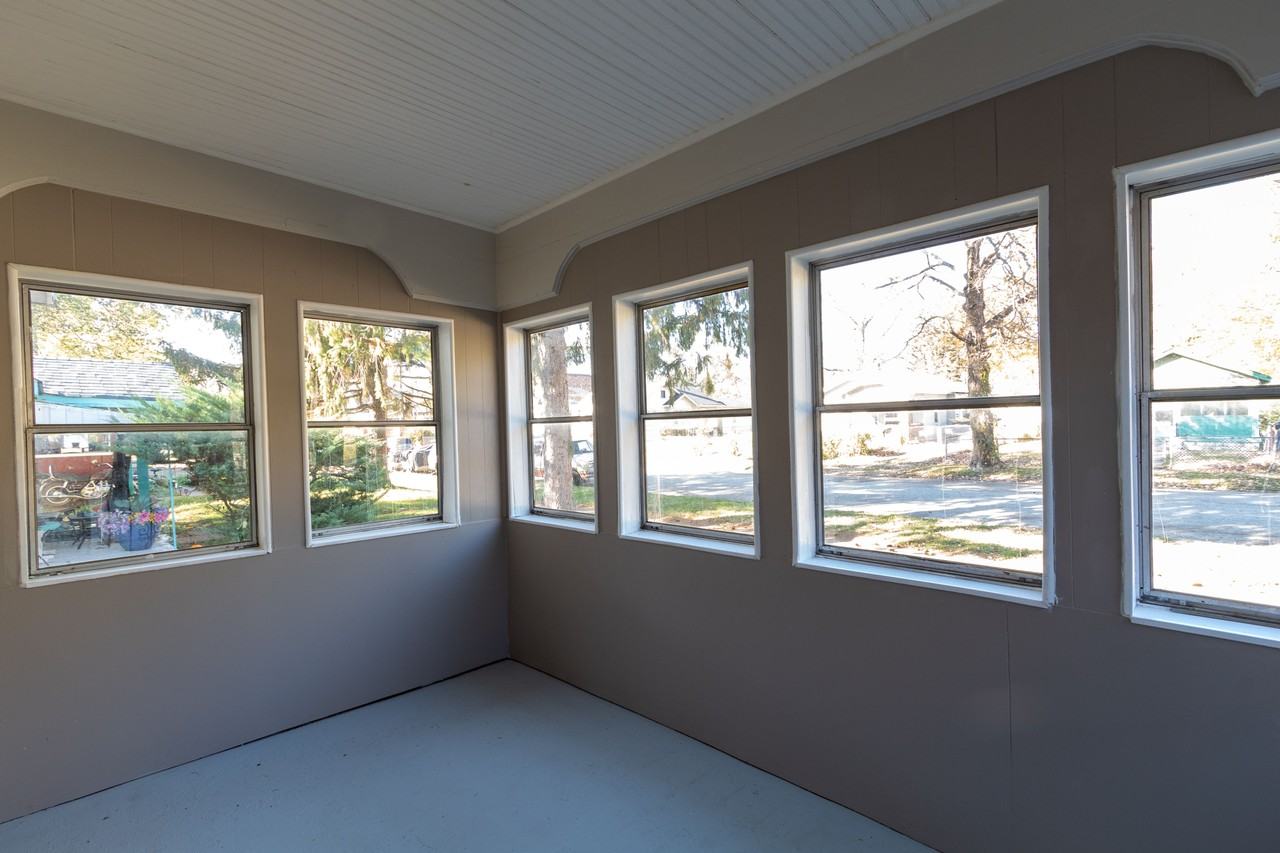 1419 W 22nd St - Photo 2 of 9