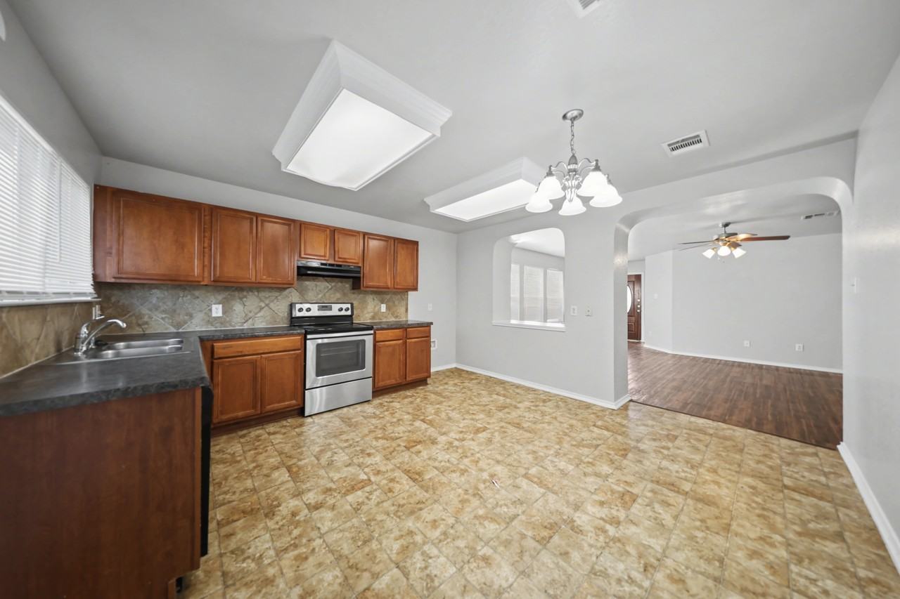 8704 Sage Meadow Dr - Photo 5 of 22