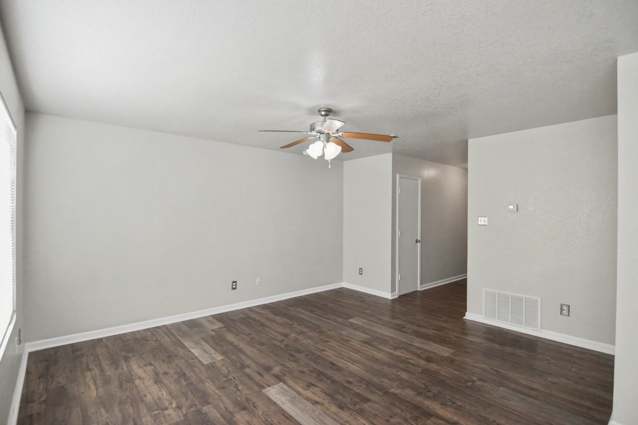 3304 Regency Ct - Photo 7 of 22