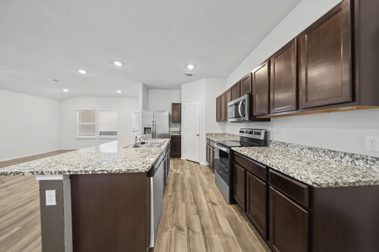 348 Jacquard Ct - Photo 5 of 25