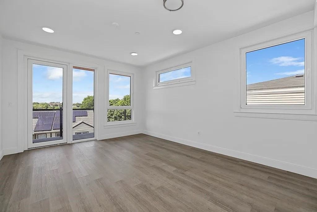 64 Alpine St #301 - Photo 4 of 7