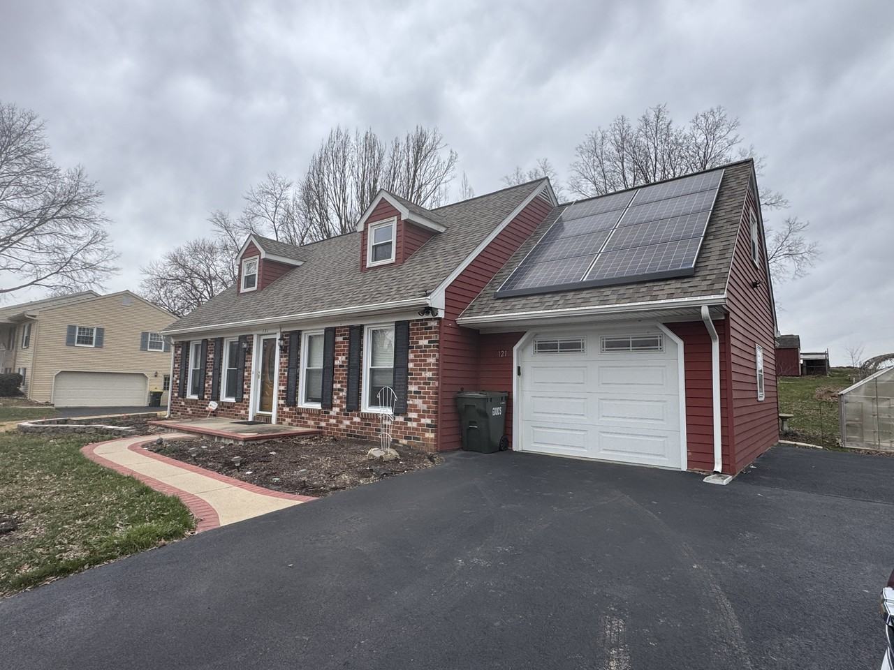 121 Pleasant View Dr - Photo 2 of 32