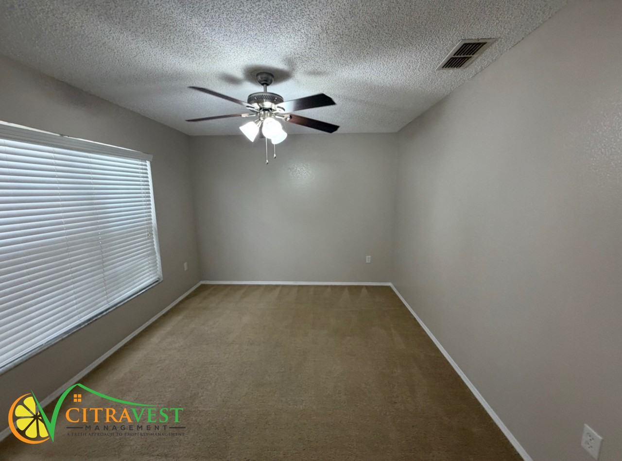 594 Terranova Cir - Photo 4 of 12