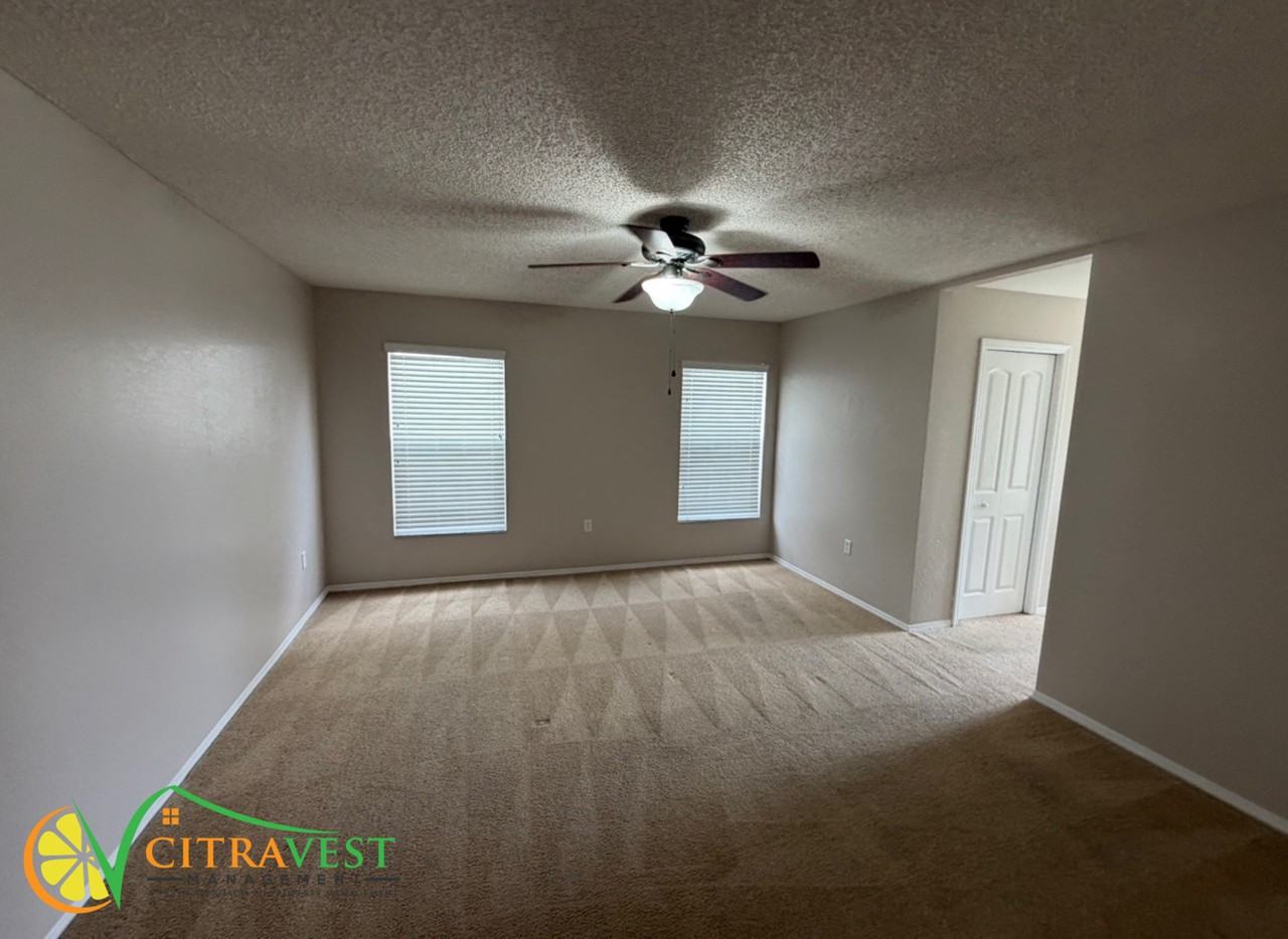 594 Terranova Cir - Photo 5 of 12