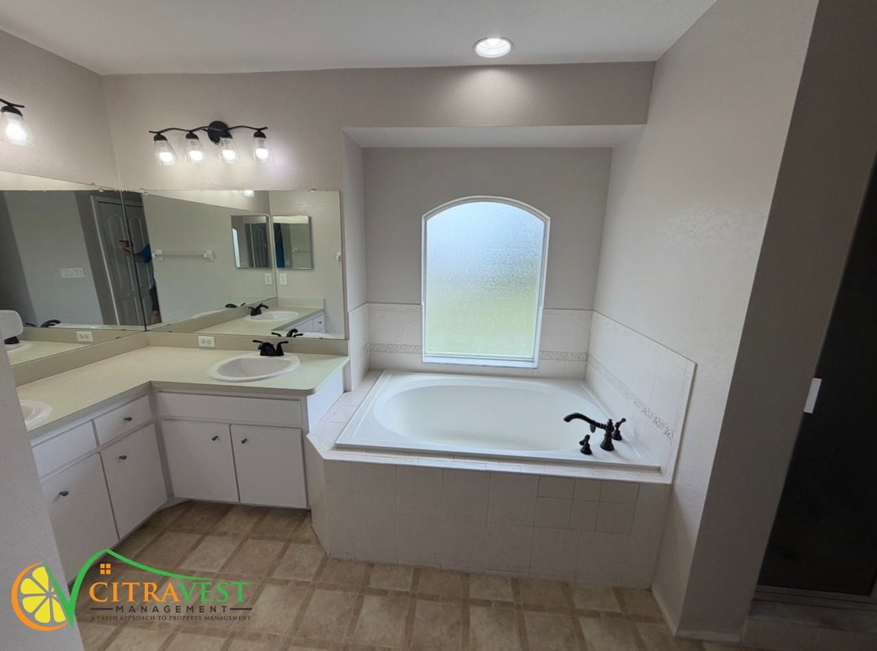 594 Terranova Cir - Photo 6 of 12