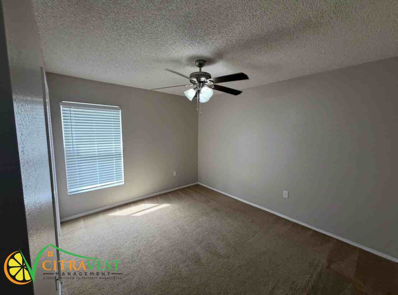 594 Terranova Cir - Photo 7 of 12