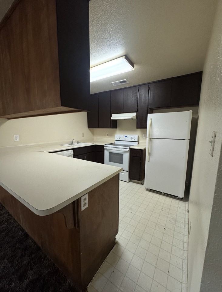 2745 Canyon Creek Dr - Photo 6 of 17