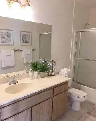 215 Woodland Pkwy - Photo 2 of 7