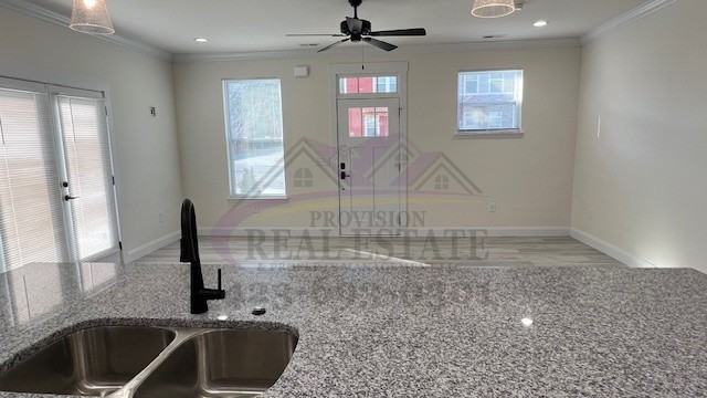 1917 Cypress Ln - Photo 4 of 34