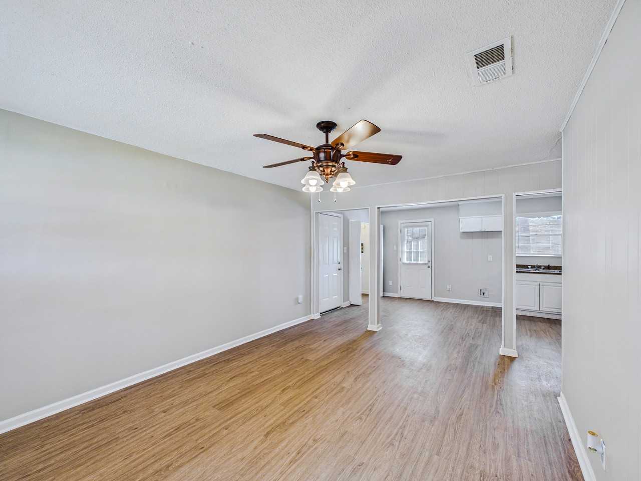 6921 Knollwood Rd - Photo 4 of 16